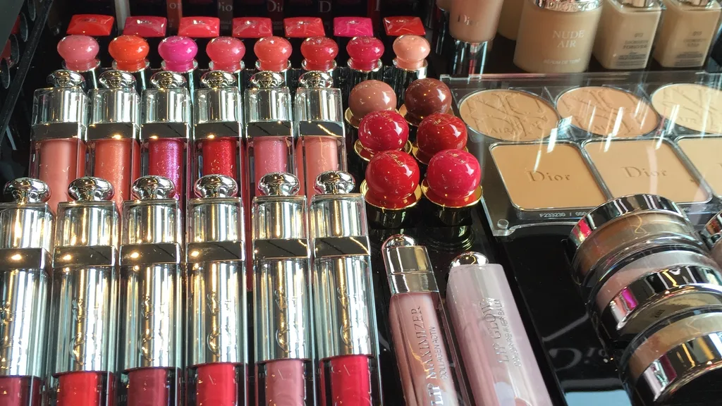 Cosmetic formulation work in a laboratory